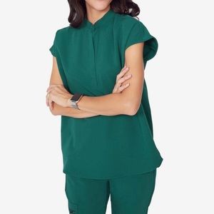 Figs hunter green Rafaela M scrub top